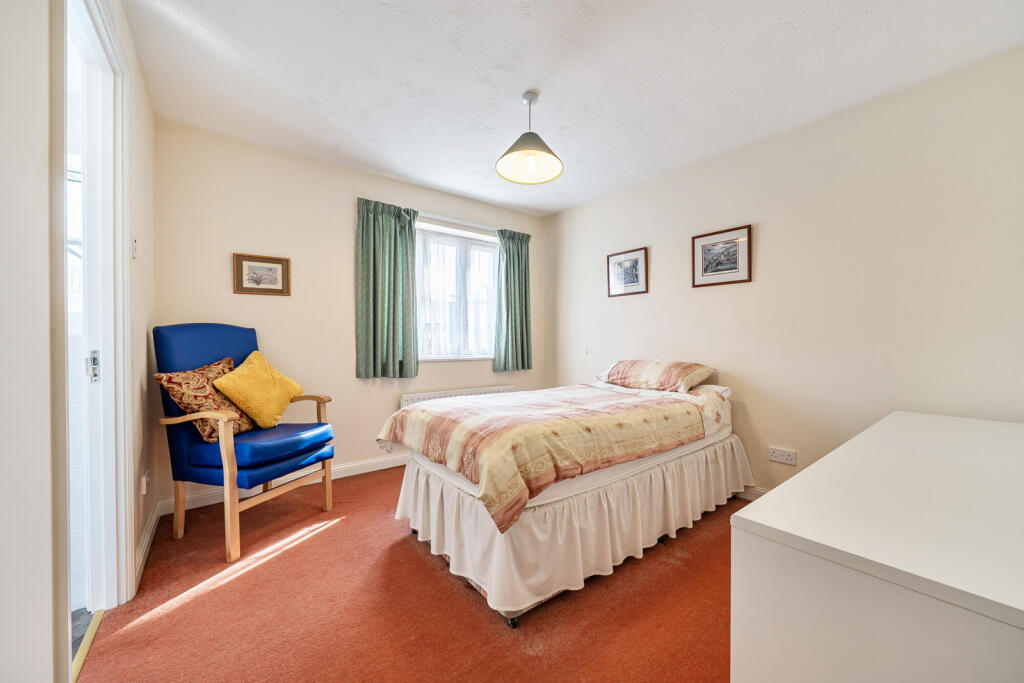 House in Three Rivers, Carpenders Park, Watford Rural - View 5