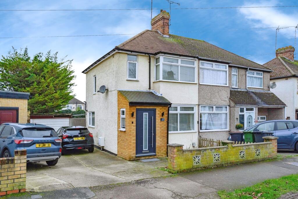 Main image of property: Tenth Avenue, LUTON, Bedfordshire, LU3
