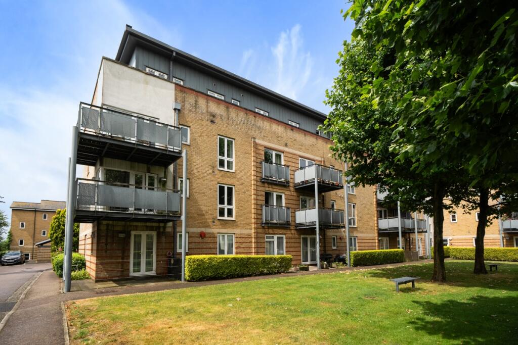 Main image of property: Manhattan Avenue Watford WD18