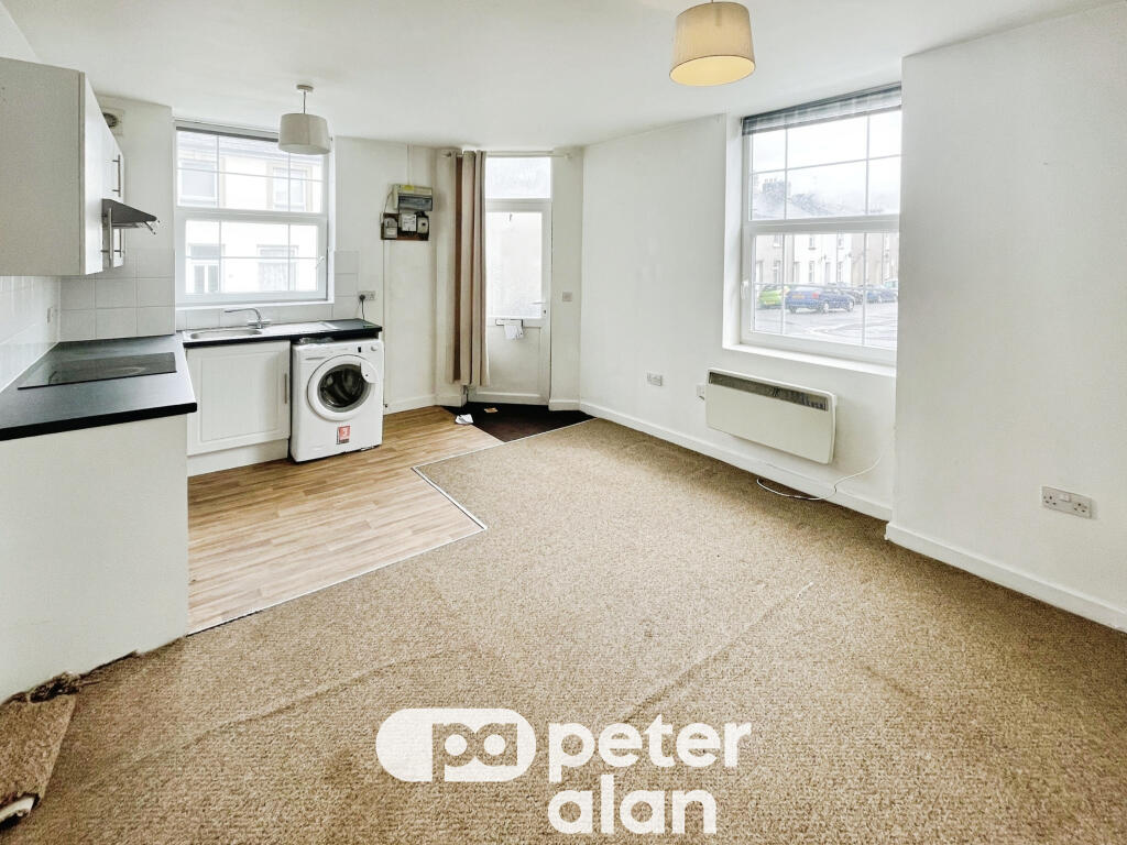Apartment in Newport - View 3