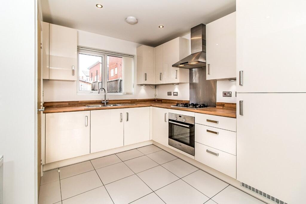 Aldridge Road, Manchester, M11 photo 3