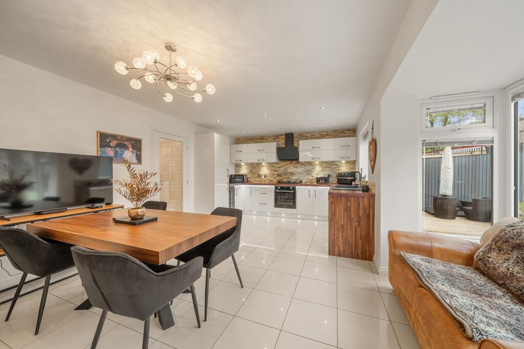 House in Bradford - View 2
