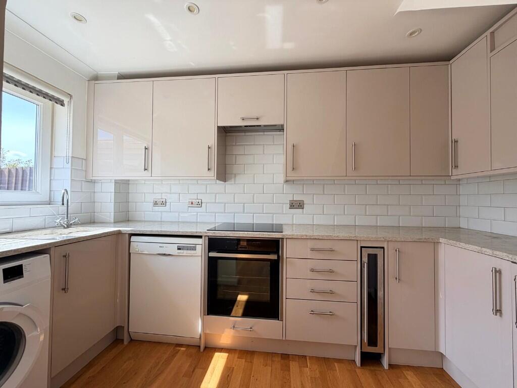 House in Milton Keynes, Browns Wood, Walton - View 4