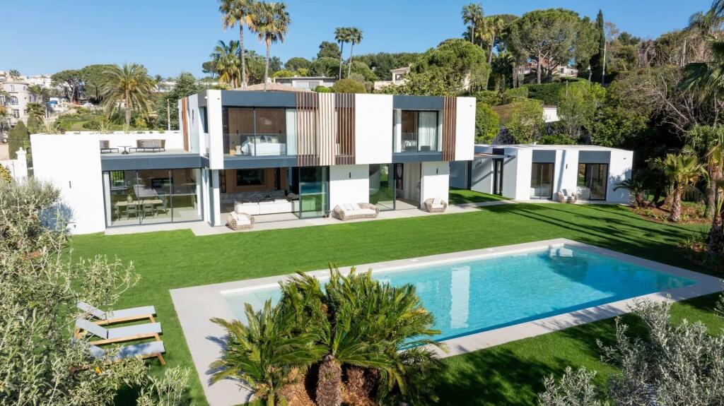 Main image of property: Provence-Alps-Cote d`Azur, Alpes-Maritimes, Antibes