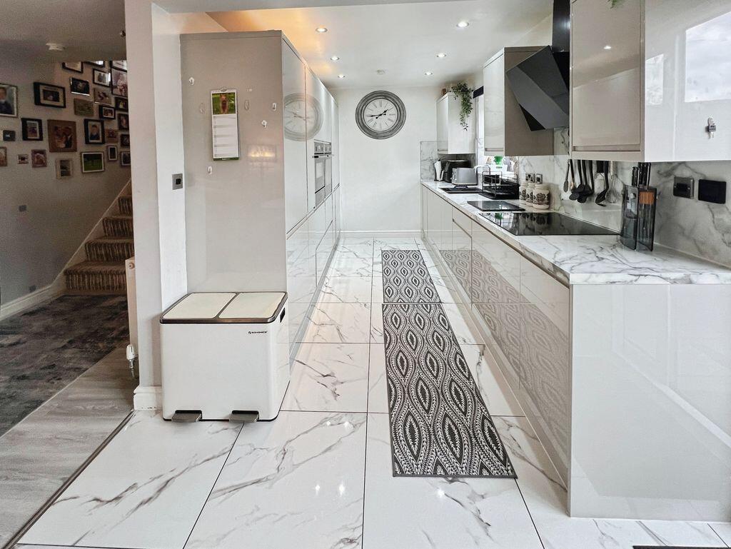 House in Bolton, Westhoughton - View 3