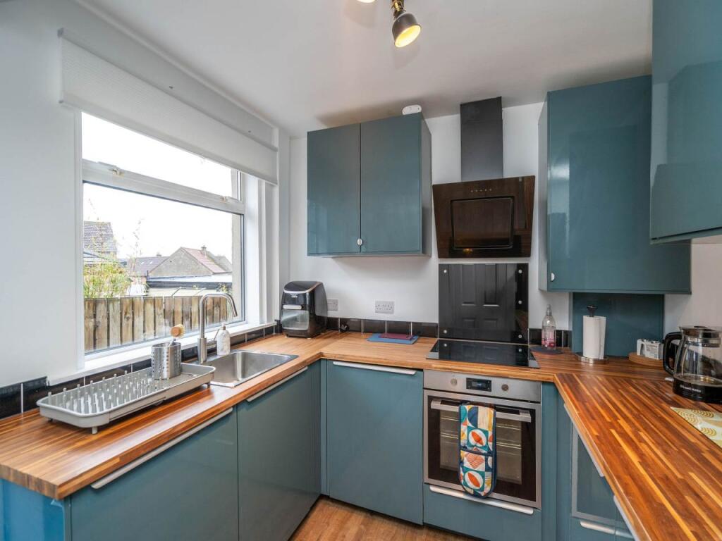 House in Edinburgh, Redhall, Longstone - More