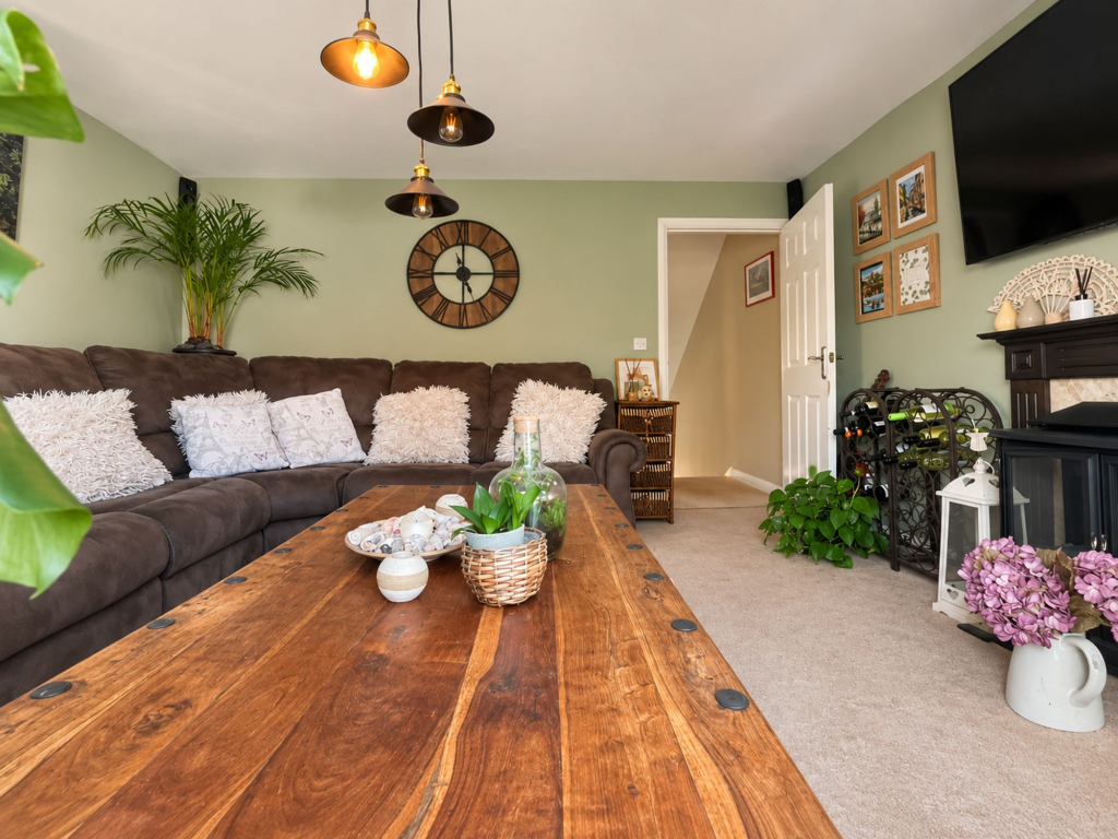 House in Gloucester - View 4