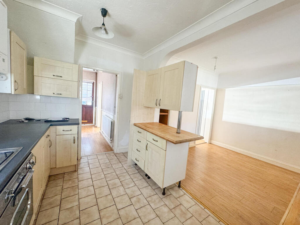 Hornby Avenue, Westcliff-On-Sea photo 4