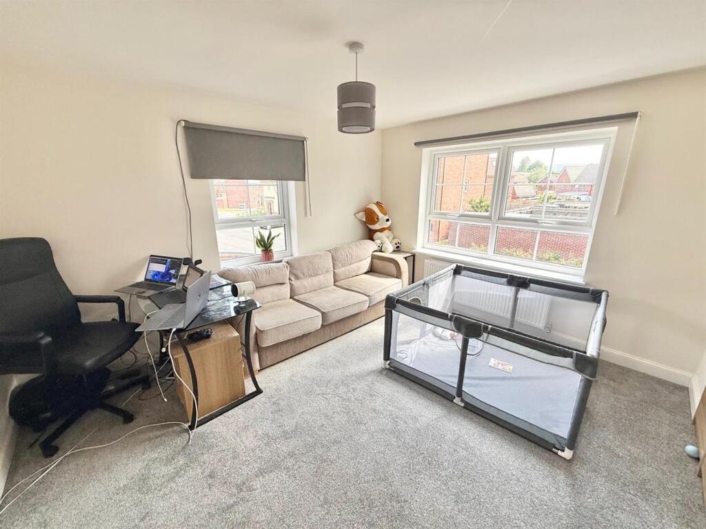 House in Stockport - View 4