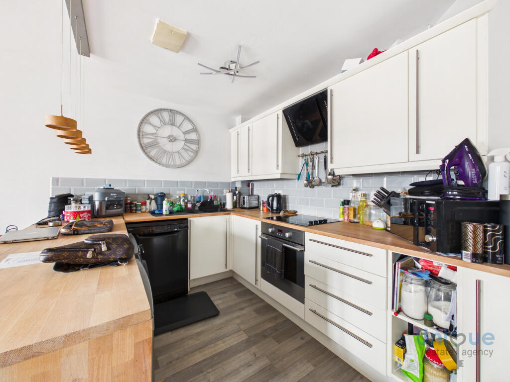 Apartment in Preston - View 4