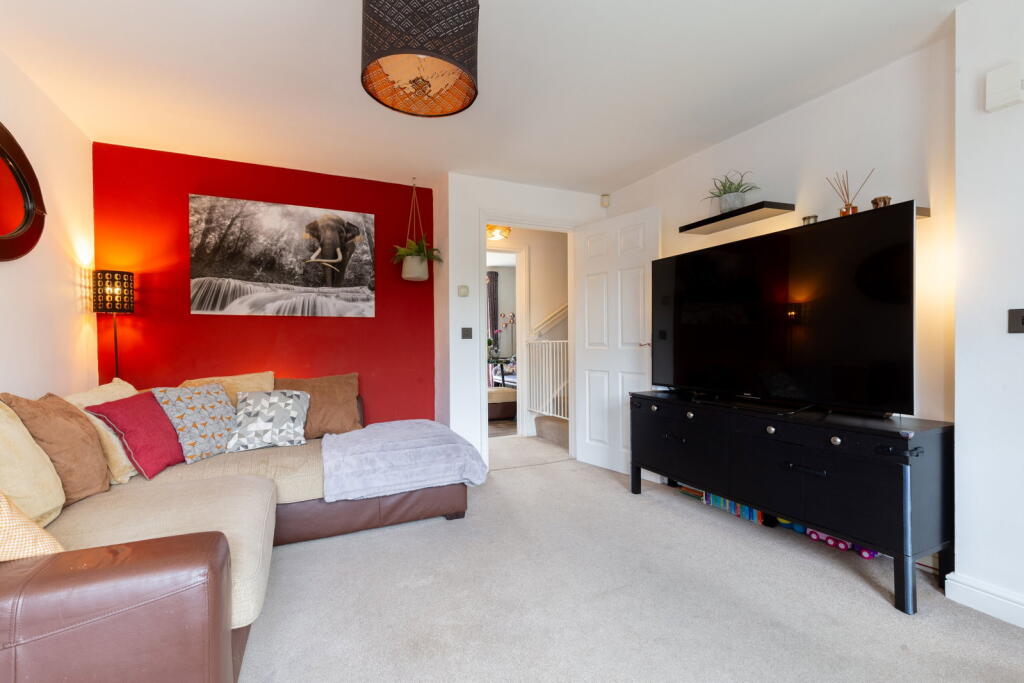 Kingsdale Avenue, Menston, Ilkley, LS29 6QL photo 3