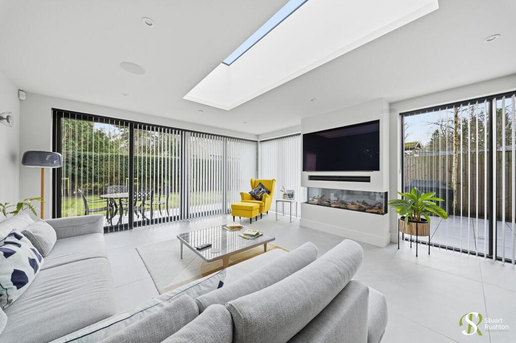 33a Chelford Road photo 4
