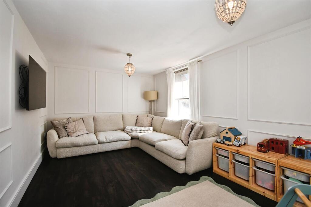 House in Anlaby, Anlaby with Anlaby Common - View 4