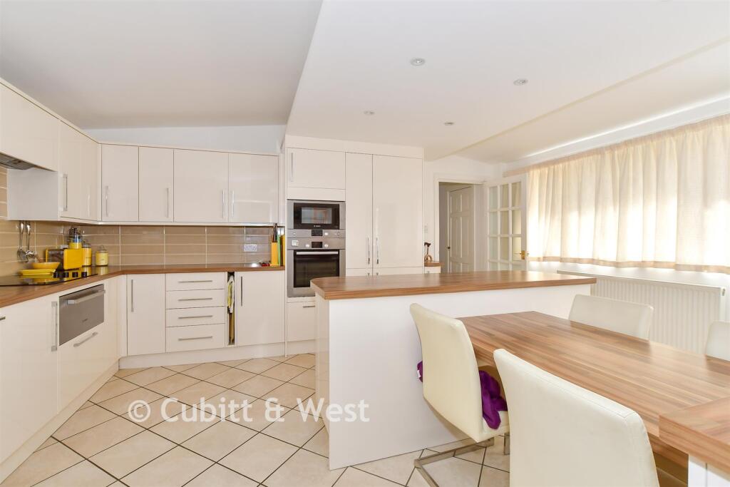 Greenacres, Ashington, West Sussex photo 4