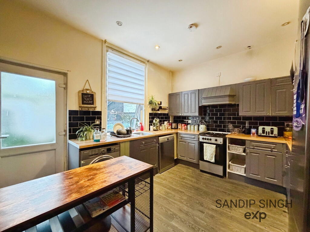 House in Preston - View 4
