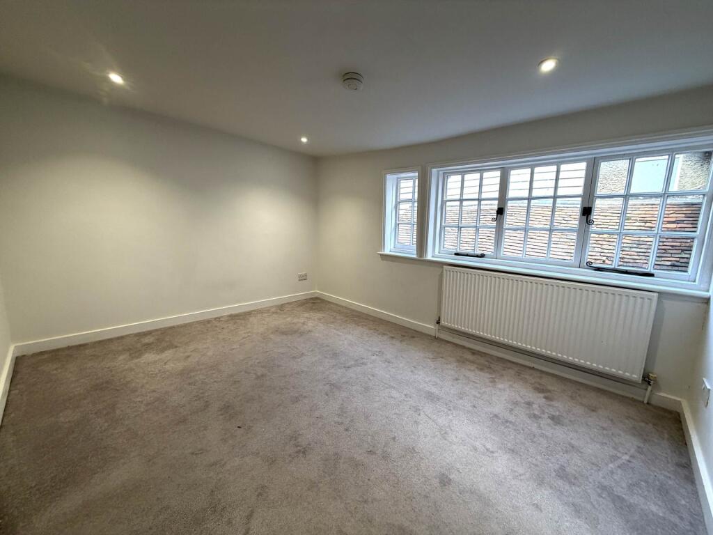 Apartment in Canterbury - View 5