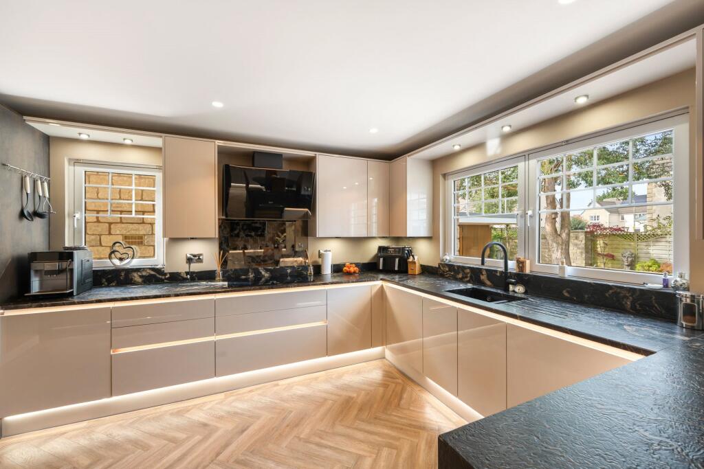 House in Mount Melville, Balone - View 5