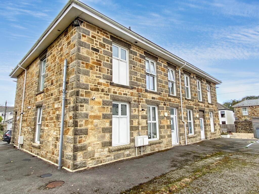 Apartment in Camborne, Tuckingmill - View 4