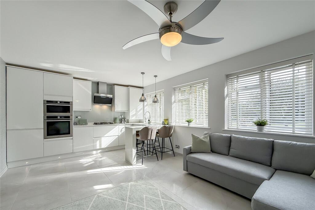 Apartment in St Albans, Sandridge - View 2