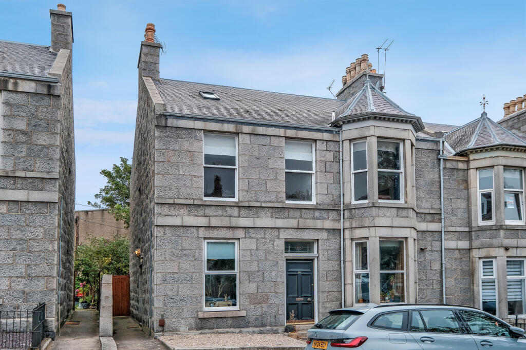 Main image of property: 28 Grosvenor Place, Rosemount, Aberdeen, AB25