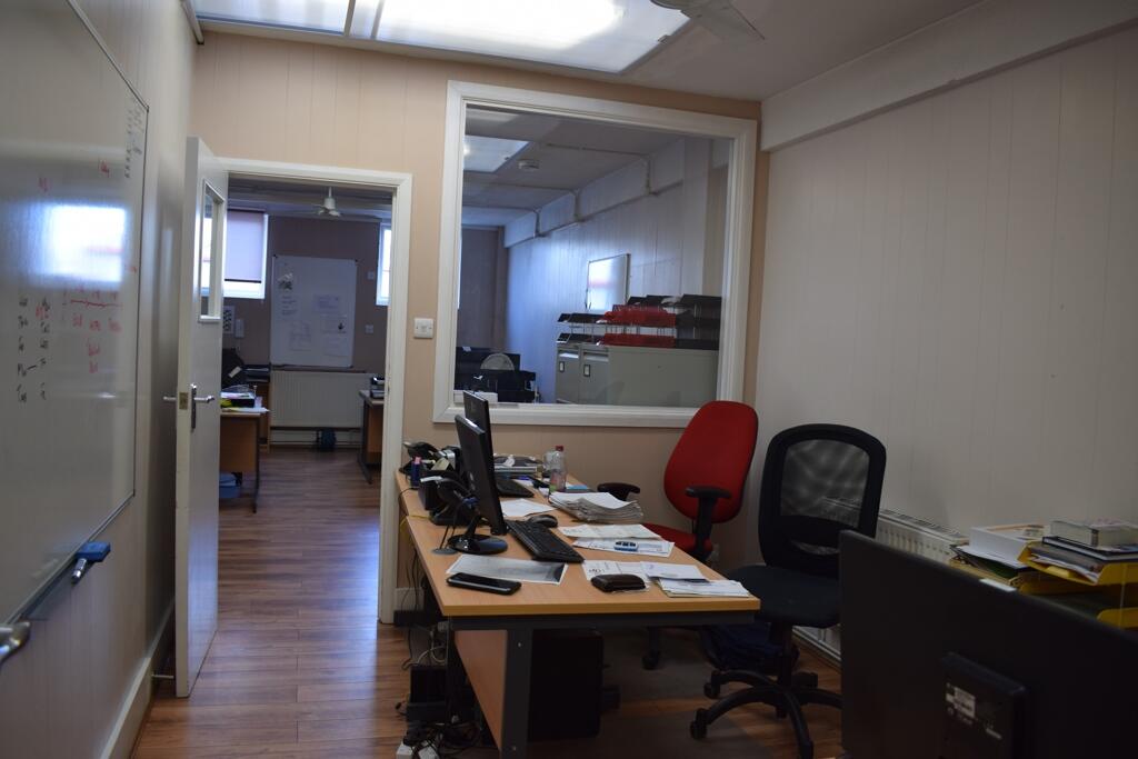Photo 10