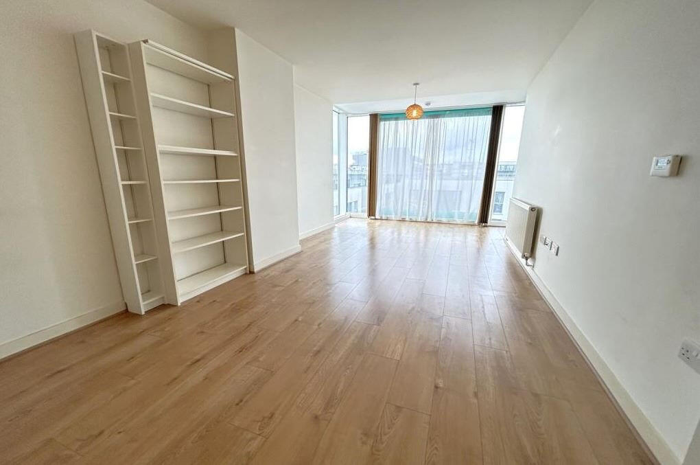 Apartment in Southall - View 5