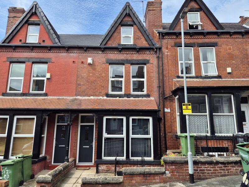 7-bed terraced on Manor Drive, Leeds, £450,000