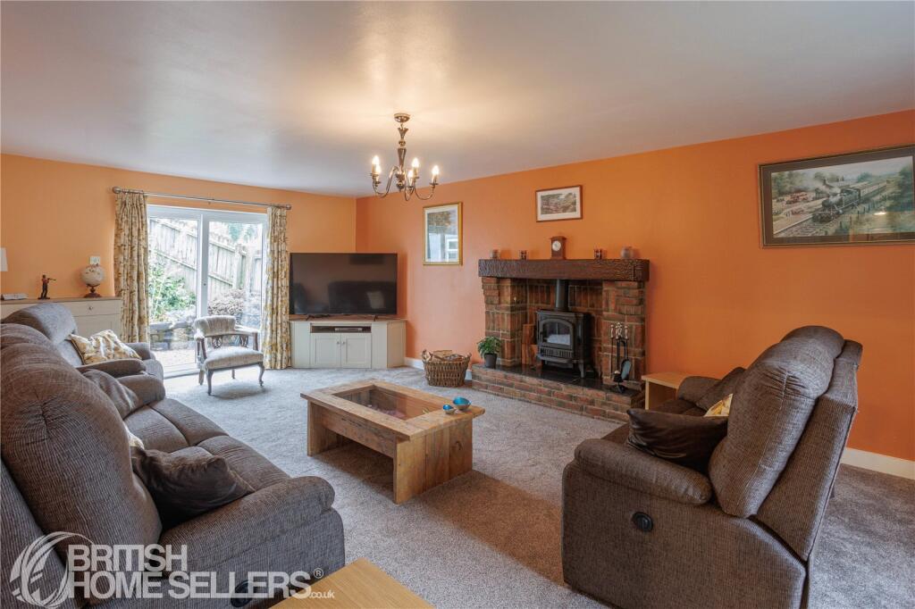 House in Lincoln - View 4