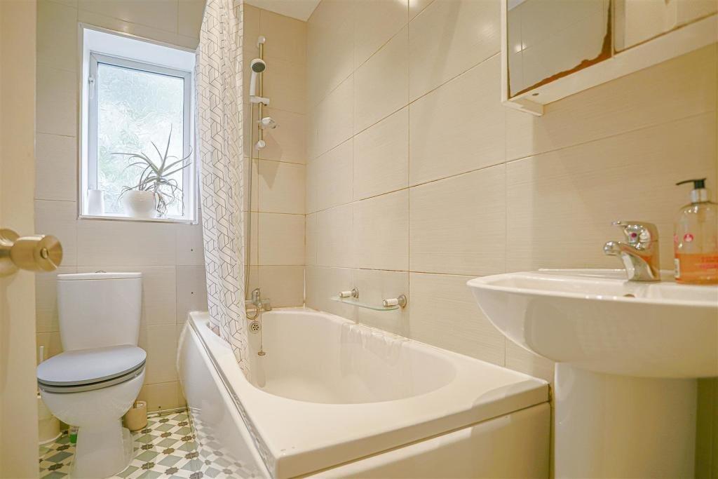 Manchester Road, Worsley, Manchester, Greater Manchester, M28 - More
