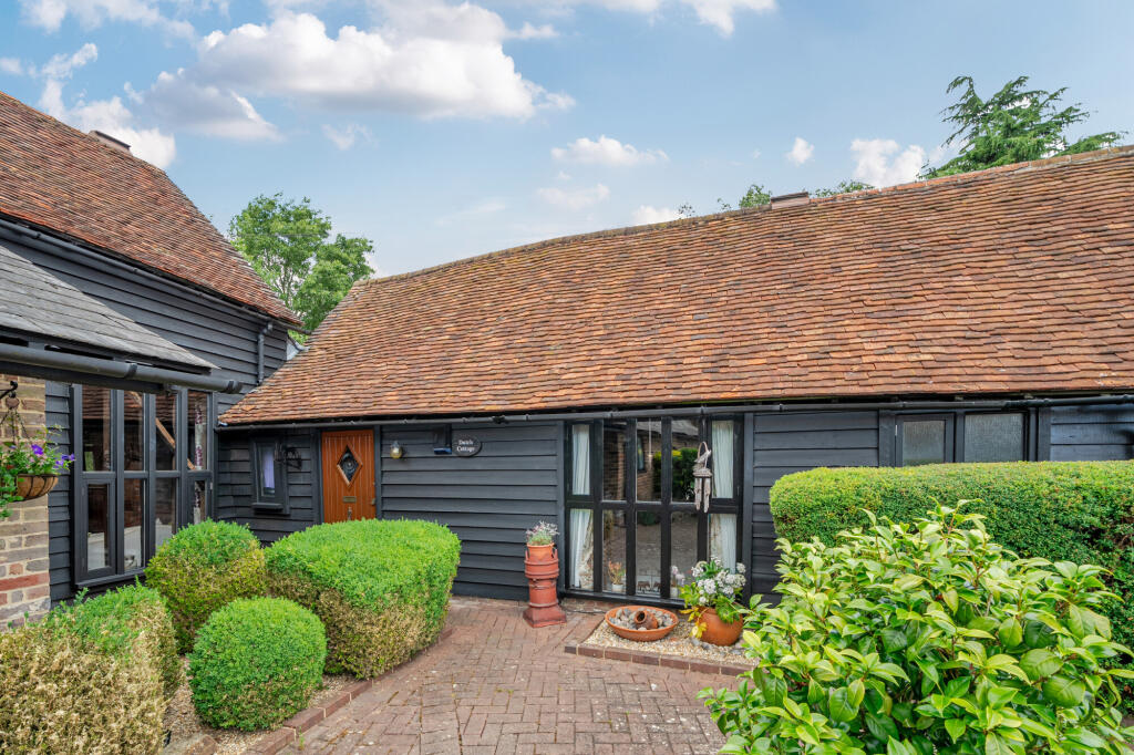 Main image of property: Hemel Hempstead Road, Leverstock Green, HP3