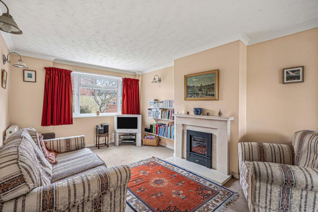 Cricket Lea, Lindford, Bordon, Hampshire, GU35 photo 3