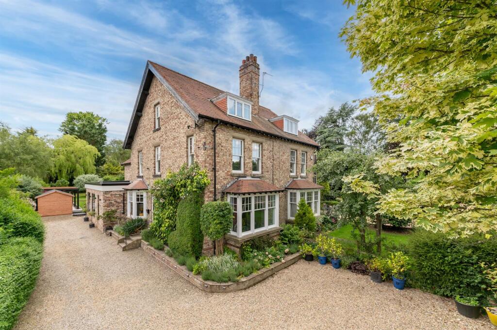 Main image of property: 7 Broughton Rise, Malton, YO17 7BW