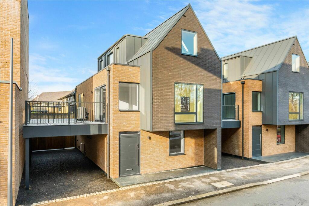 3-bed other on New Pond Street, Newhall, Harlow, Essex, CM17, £625,000