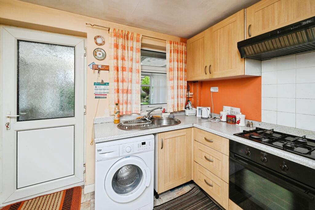 Rosemont Close, Sutton-in-Ashfield, NG17 photo 4