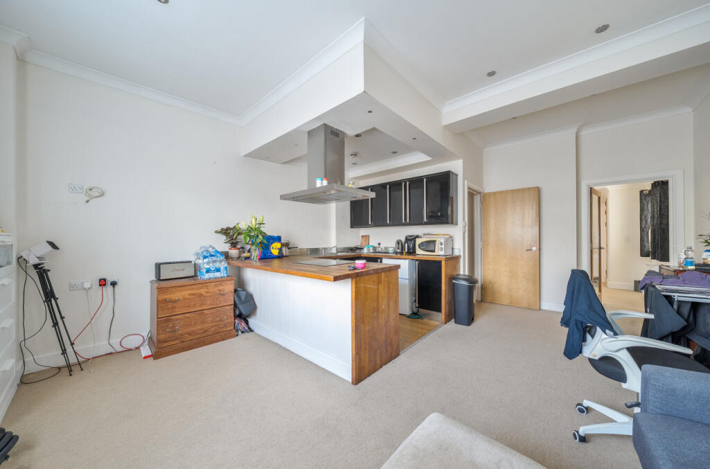 Apartment in Brighton - View 5