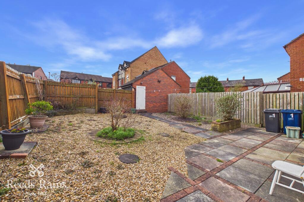 Stratfield Place, Leyland, Lancashire, PR25 photo 3