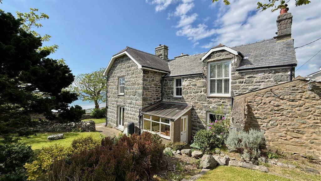 Main image of property: Llanaber, Barmouth