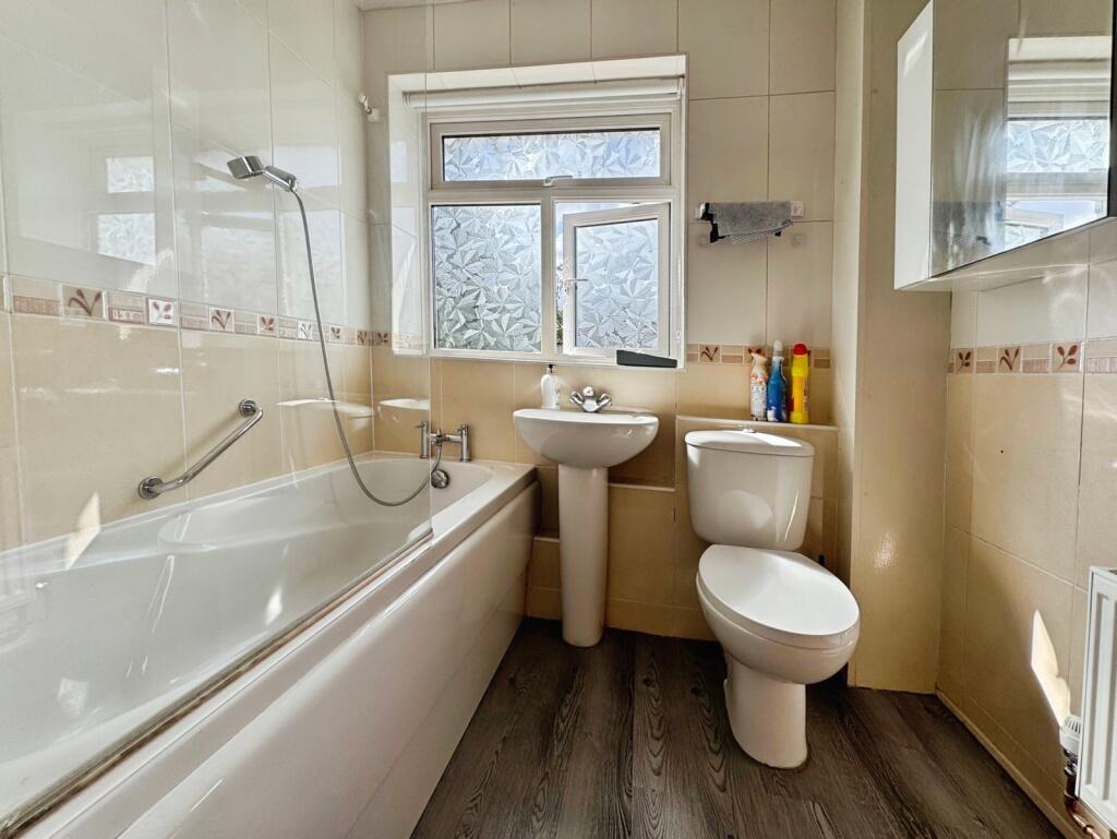 House in Rushmoor, Hawley Lane, Farnborough - More