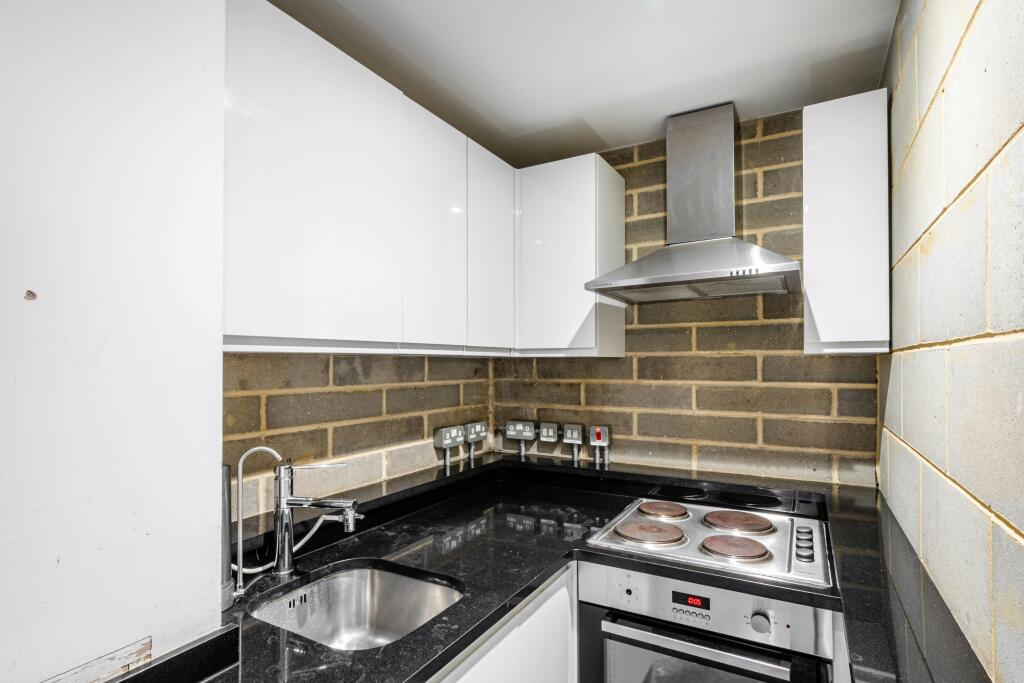 Mentmore Terrace 3B NEW - 8.jpg