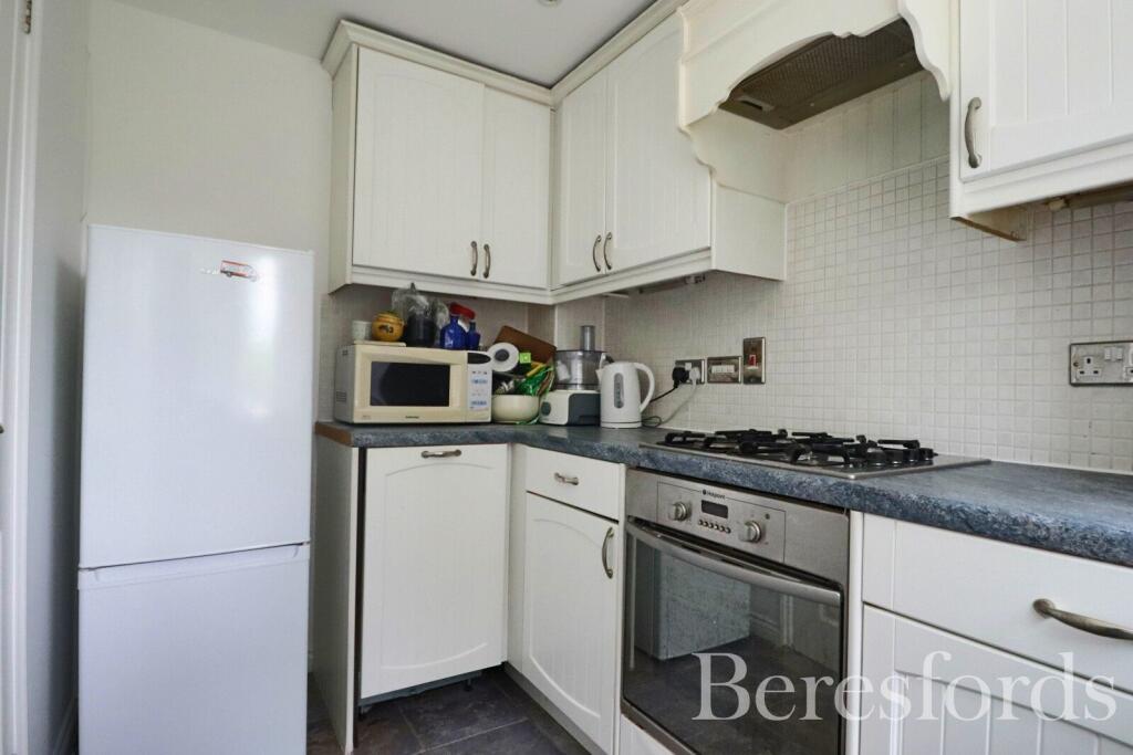 House in Chelmsford, Chancellor Park, Chelmer - View 5