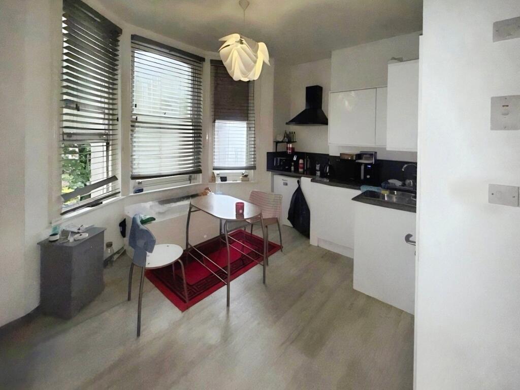 Apartment in Brighton, Queen's Park - View 5