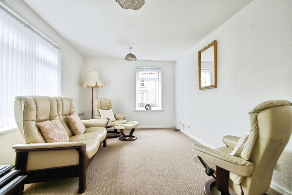 Apartment in Chester-le-Street, South Pelaw - View 3