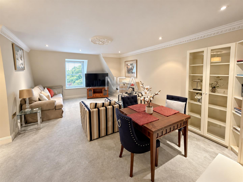 Apartment in Reading - View 4