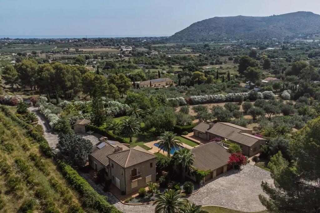 Main image of property: Valencia, Alicante, Pedreguer