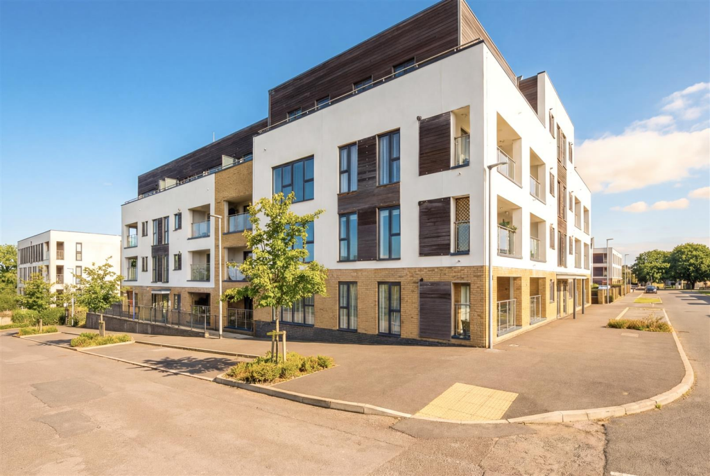 Main image of property: Bowen Road, Locking Parklands - NO CHAIN!