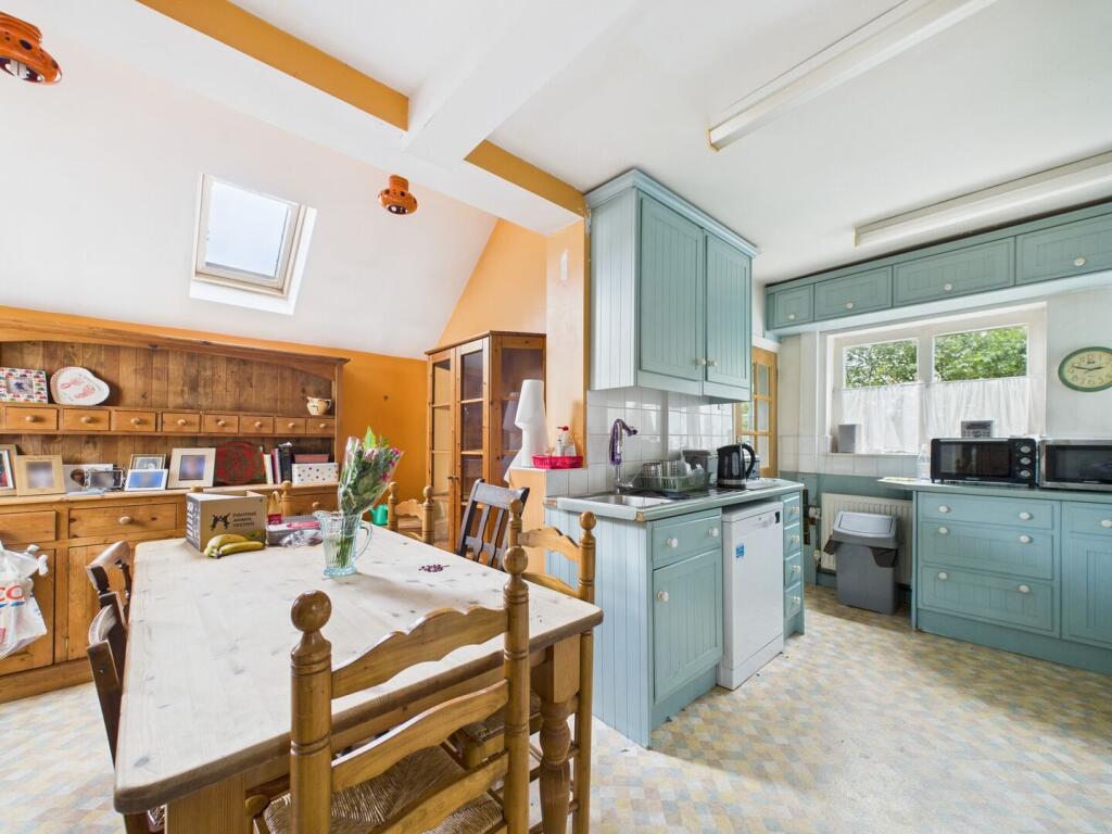 House in Wolverhampton, West Midlands - View 5