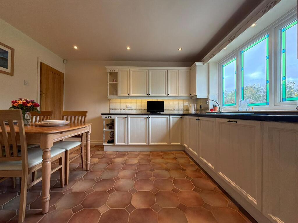 Perry Hill Road, Oldbury photo 5