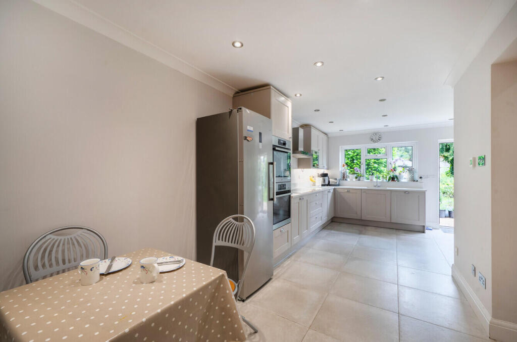 House in London, Pickhurst, Hayes - View 5