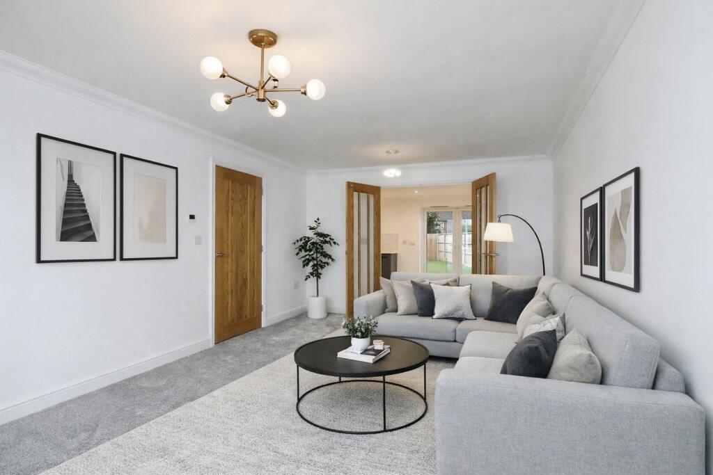 Roundhouse Way, Yaxham, Dereham photo 4