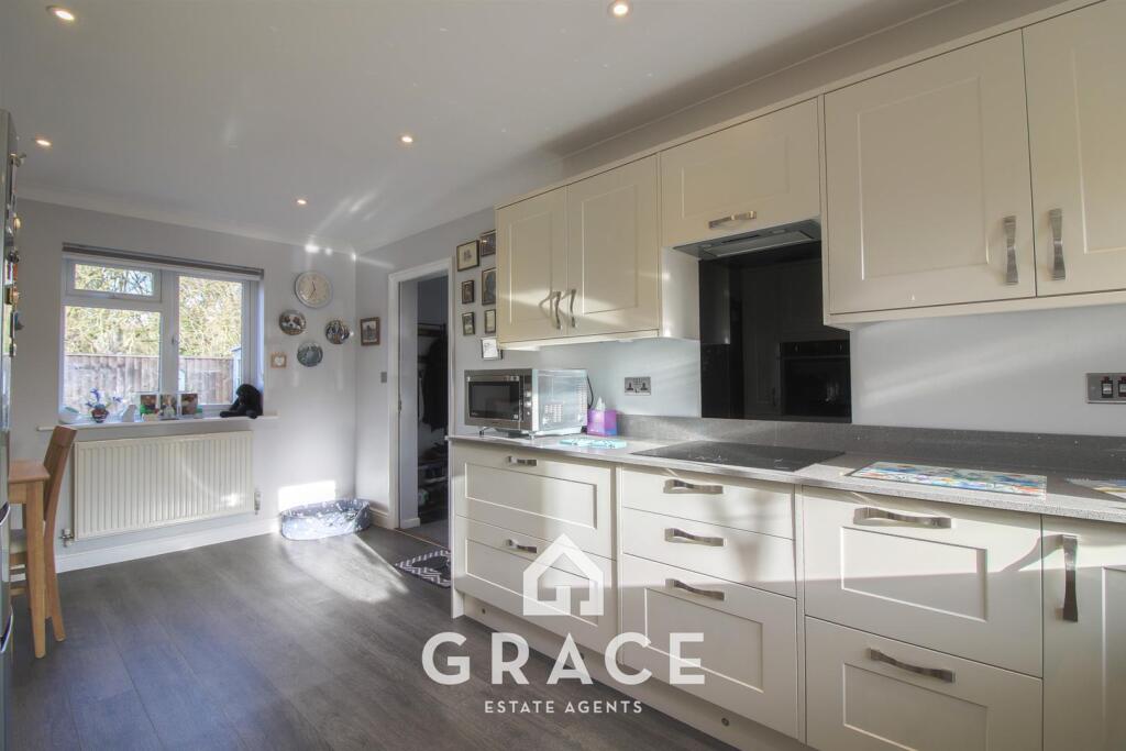 Sandling Crescent, Rushmere St. Andrew, Ipswich photo 3